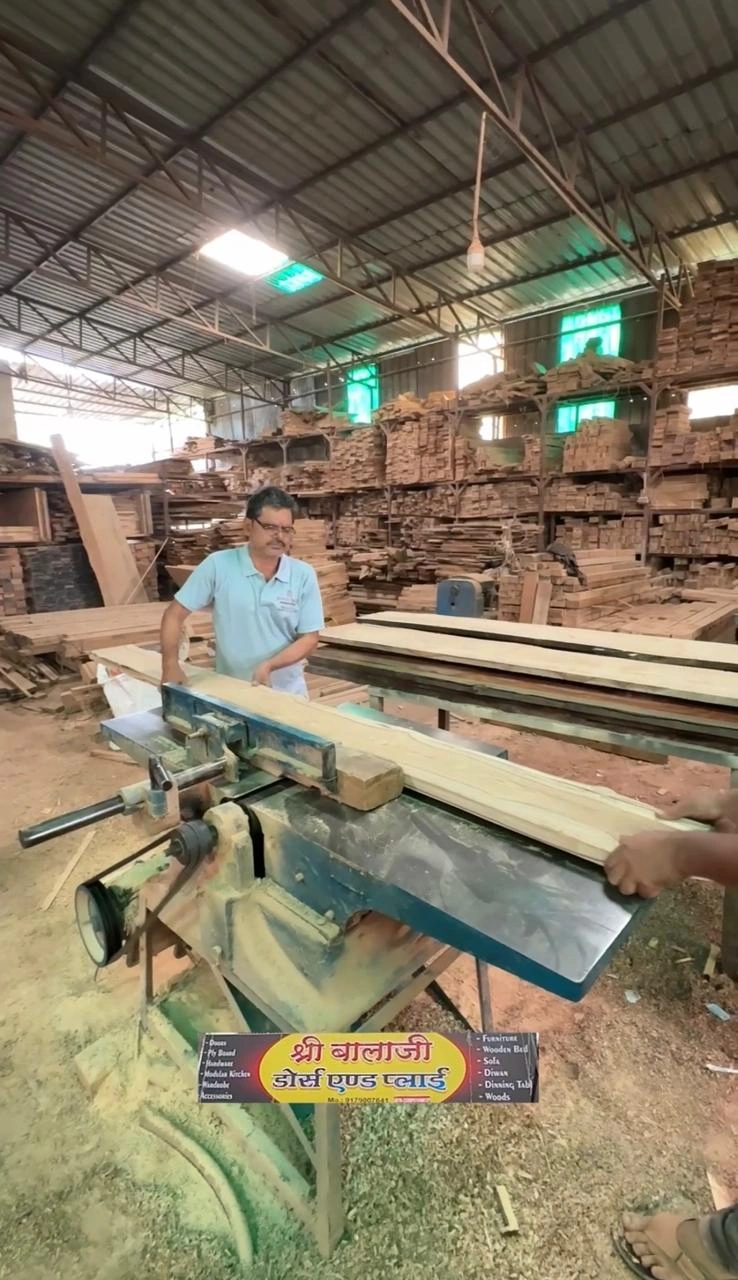 Wood Cutting Machine